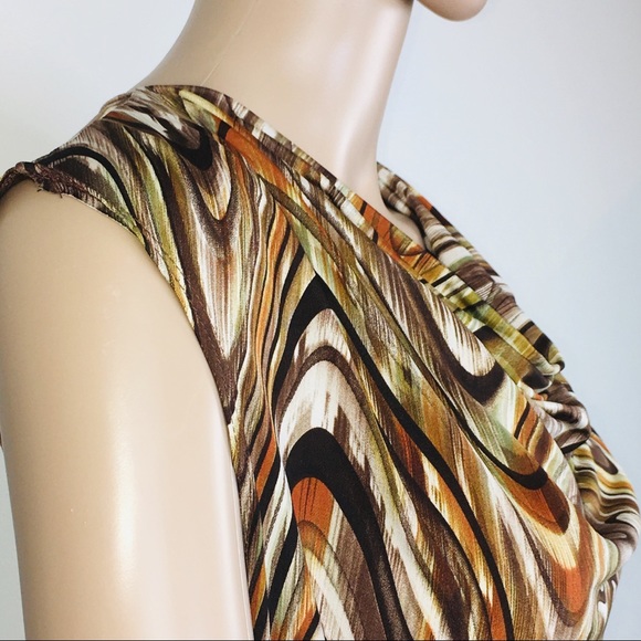 Wave Design Printed Top - Picture 3 of 5